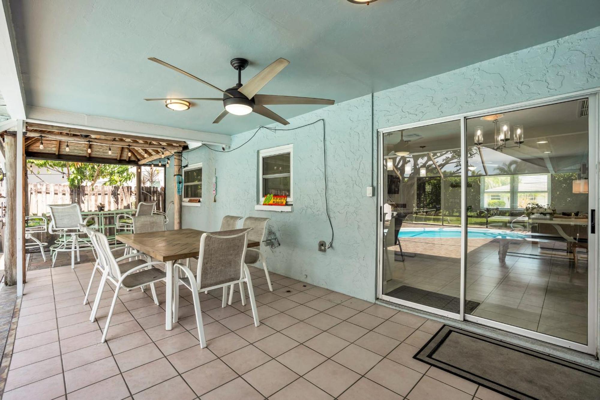 Salt Water Heated Pool Home With A Tiki Bar, A Garage Game Room And 4 Bikes North North Naples Exterior foto