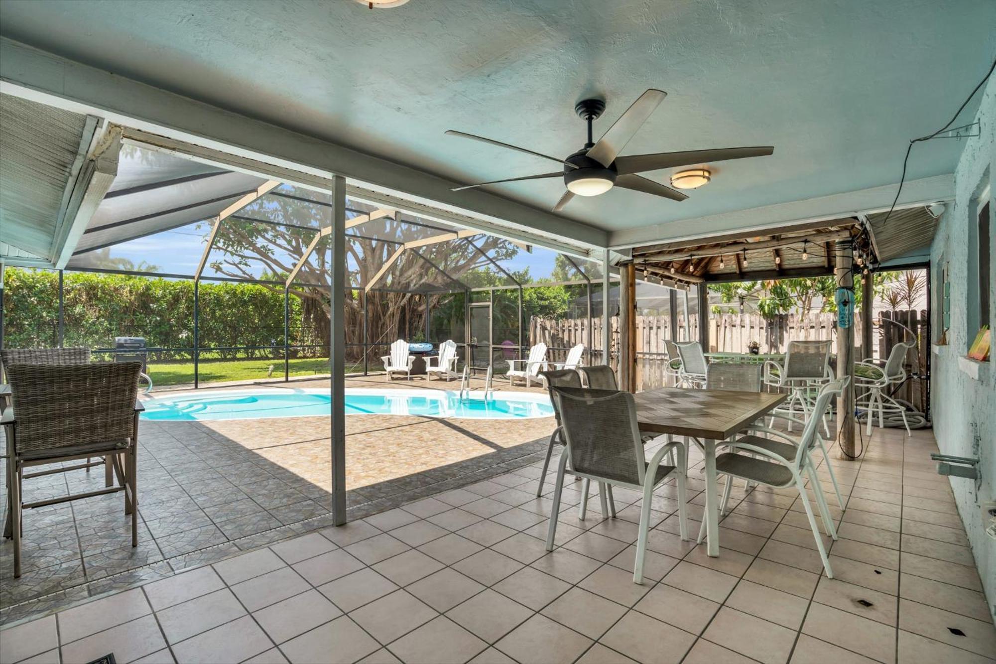 Salt Water Heated Pool Home With A Tiki Bar, A Garage Game Room And 4 Bikes North North Naples Exterior foto